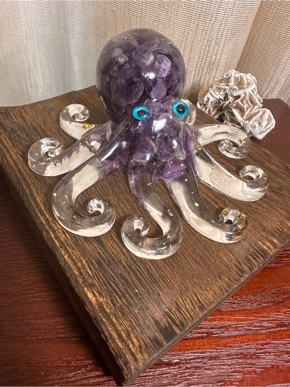 Resin and Amethyst Crystal Chips Octopus Figure - Picture 9 of 12